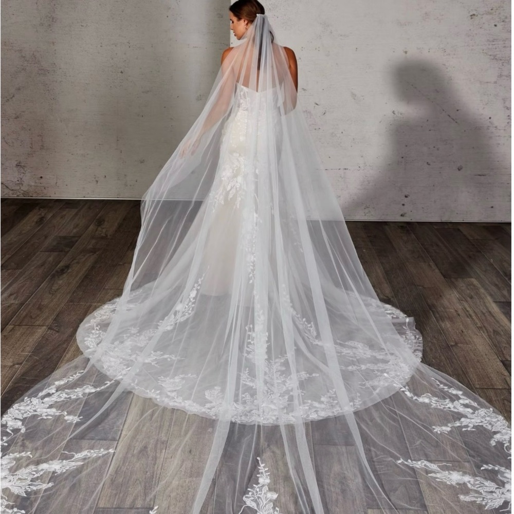 Eddy K Bridal “Isabella veil” DR2404